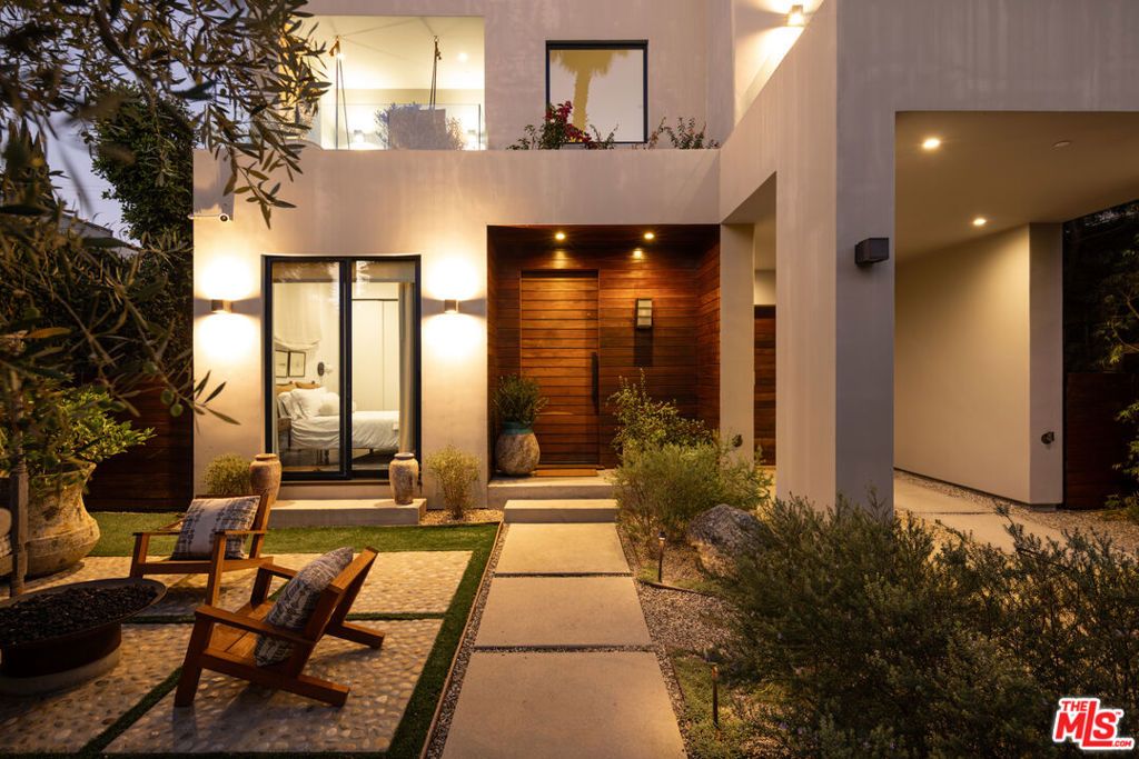 Photo of 518 Huntley Drive, West Hollywood, CA 90048 (MLS # 25596655)
