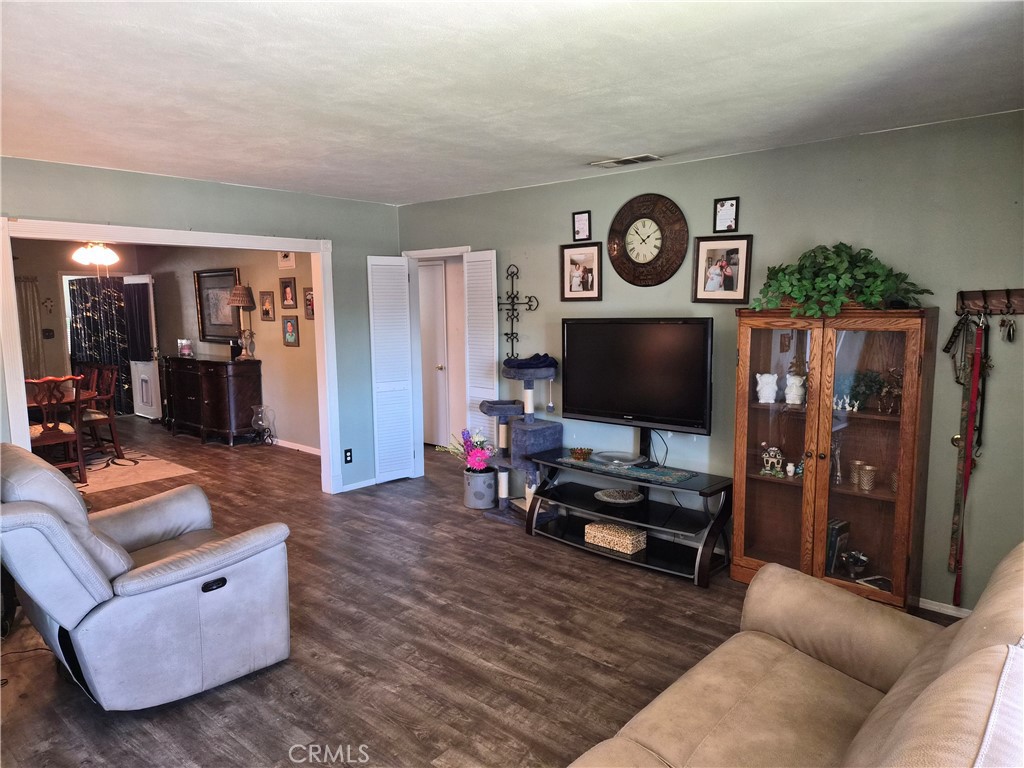 648 E 20th