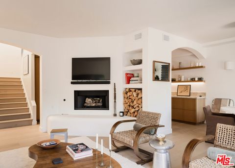 Photo of 6435 Zumirez Drive #8, Malibu, CA 90265 (MLS # 25564873) Photo of 6435 Zumirez Drive #8, Malibu, CA 90265 (MLS # 25564873)