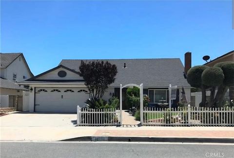 Photo of 16738 Goodvale Rd, Canyon Country, CA 91387 (MLS # SR26075540)