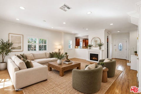 Photo of 338 W Milford Street #106, Glendale, CA 91203 (MLS # 26104911)