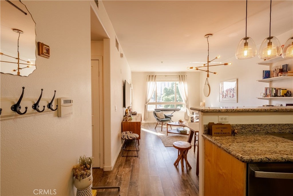 100 S Alameda Street 364