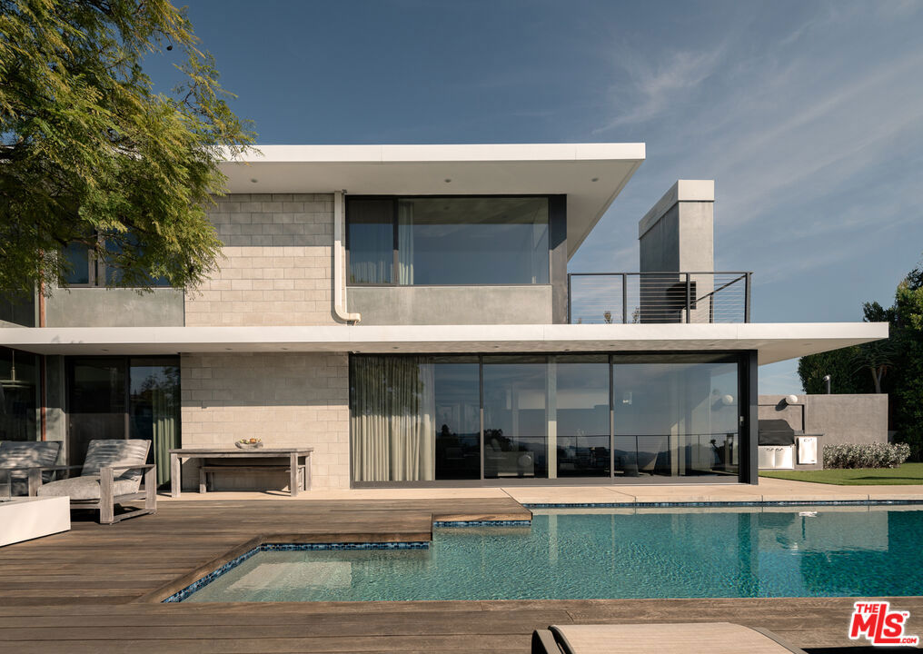 1215 Chickory Lane