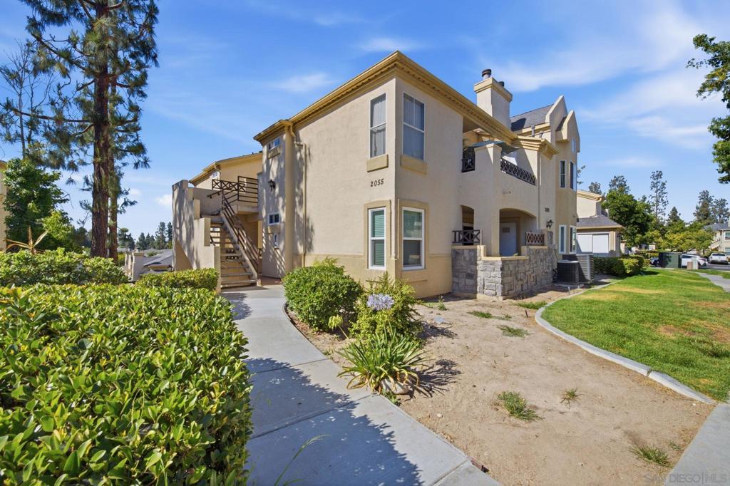 2055 Lakeridge 301