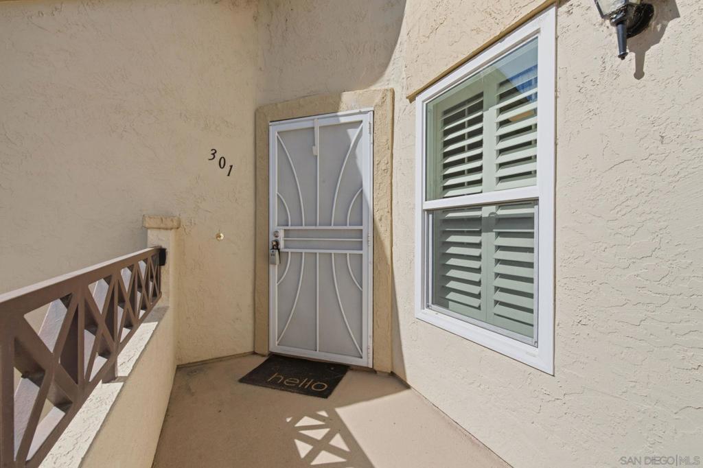 2055 Lakeridge 301