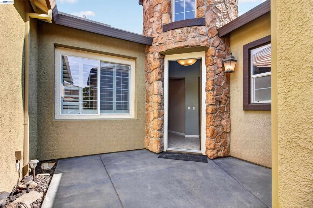 2243 Winchester Loop