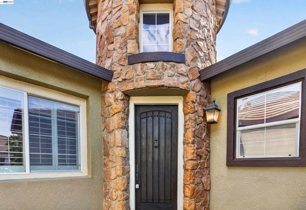 2243 Winchester Loop