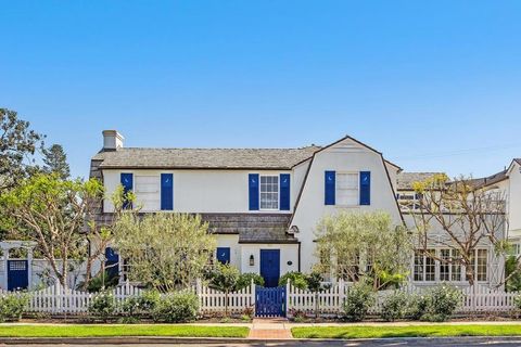 Photo of 532 Marina Ave Ave, Coronado, CA 92118 (MLS # 260002886SD)