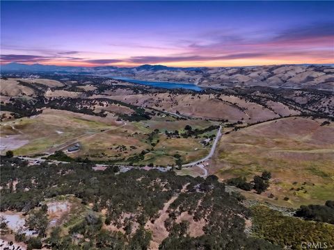 Photo of 4575 Interlake RD, Bradley, CA 93426 (MLS # NS26104232)