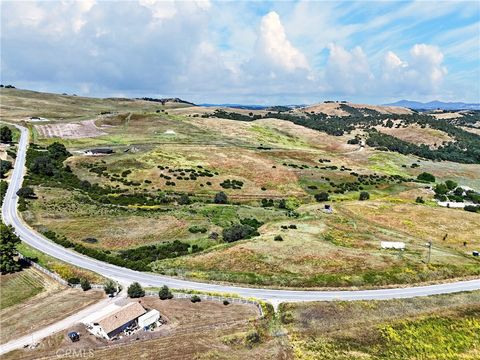 Tiny photo for 4575 Interlake RD, Bradley, CA 93426 (MLS # NS26104232)