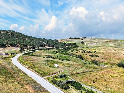 Tiny photo for 4575 Interlake RD, Bradley, CA 93426 (MLS # NS26104232)
