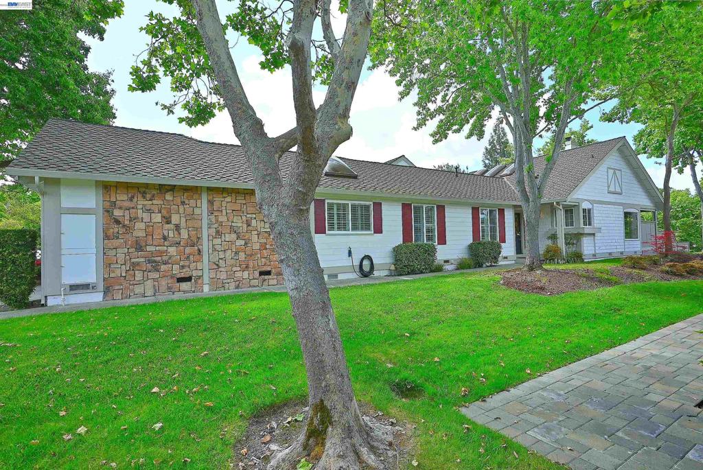 521 Silver Lake Dr