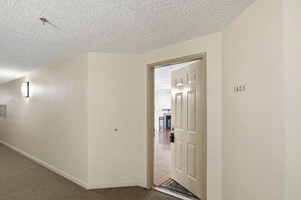 1608 La Terrace