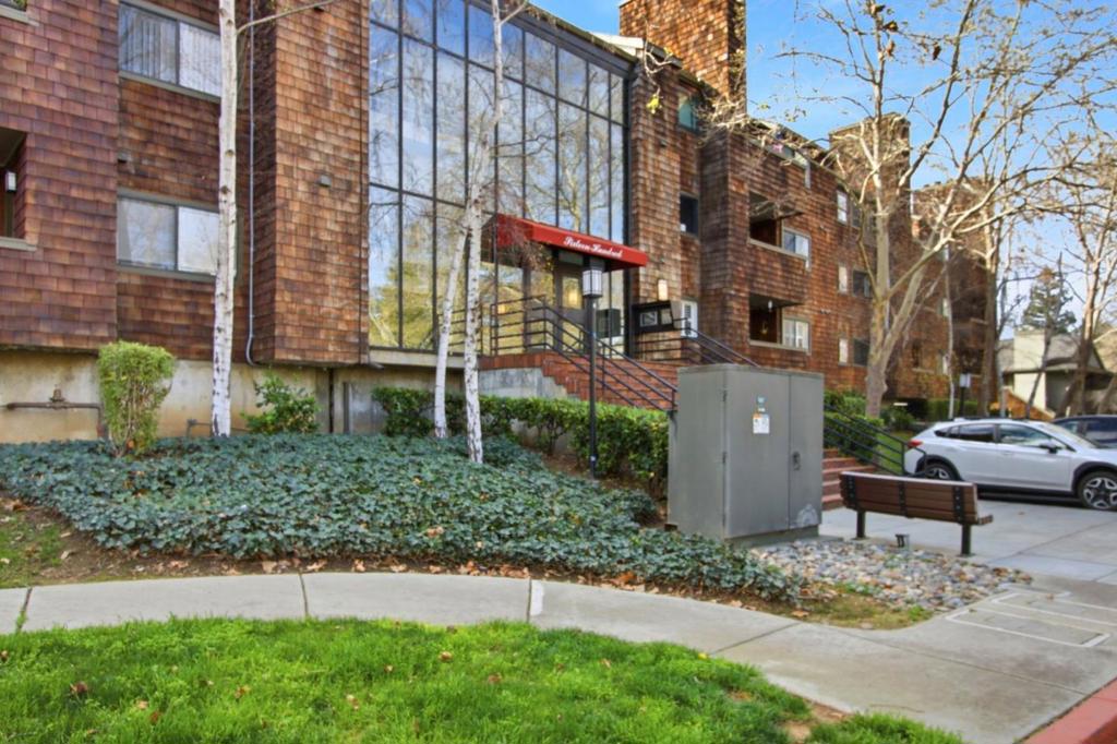1608 La Terrace