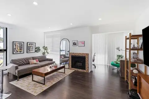 MLS: ML82052283