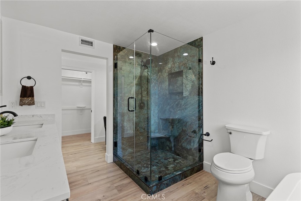 East Hills (558) - Residential