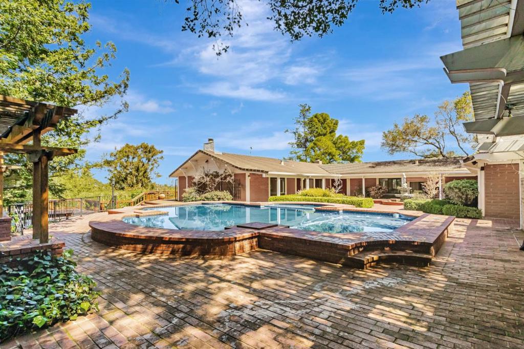 14890 Baranga Lane