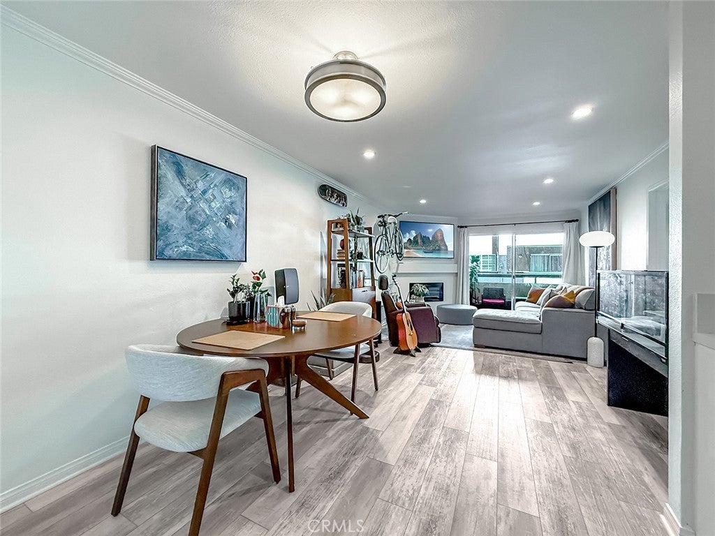 5530 Owensmouth Avenue 115