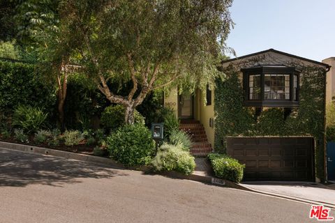 Photo of 5800 Spring Oak Terrace, Los Angeles, CA 90068 (MLS # 26810627)