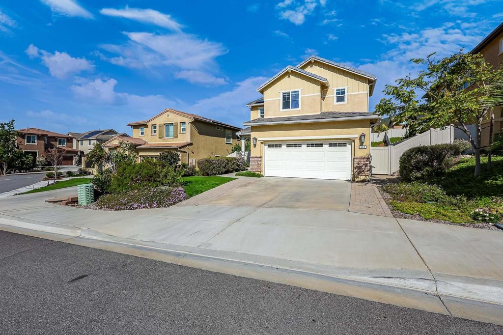 310 Falabella Ln