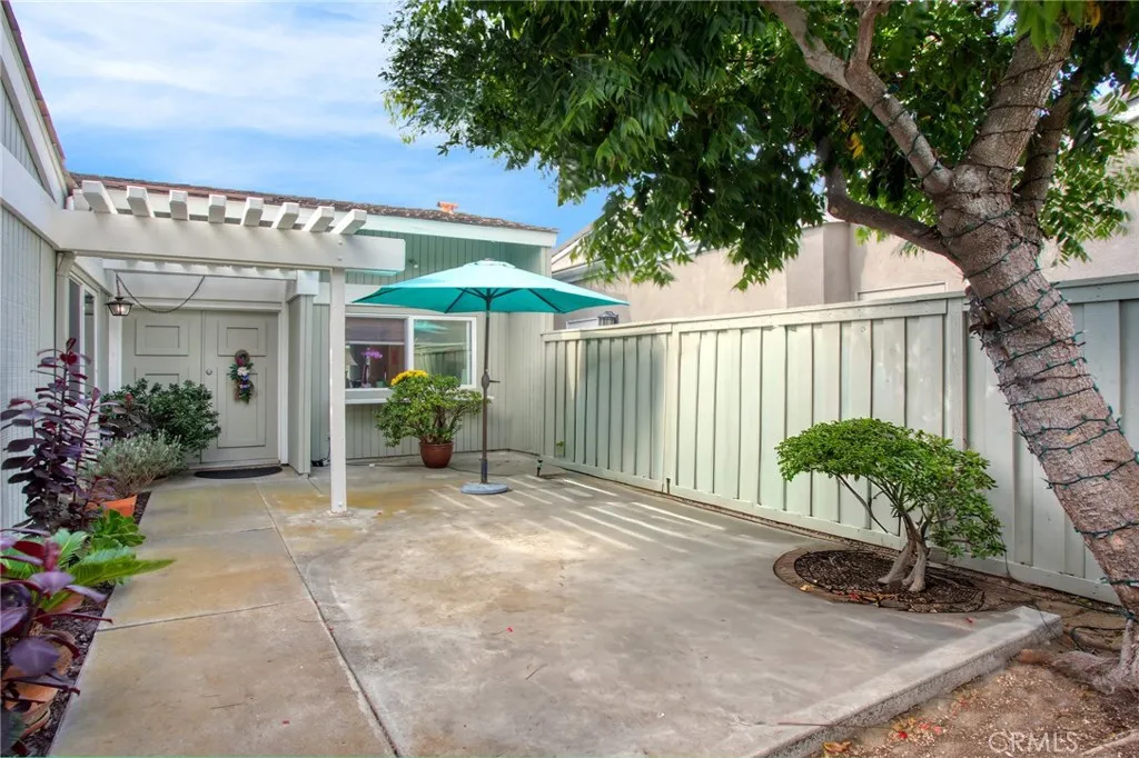 Dana Point, California 92629, United States, 2 Bedrooms Bedrooms, ,2 BathroomsBathrooms,Residential,Active,228547