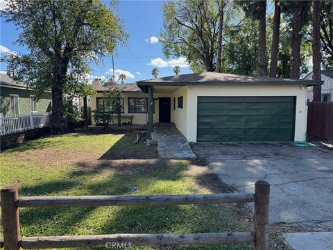 Photo of 22138 Cantlay St, Canoga Park, CA 91303 (MLS # SR26038534)