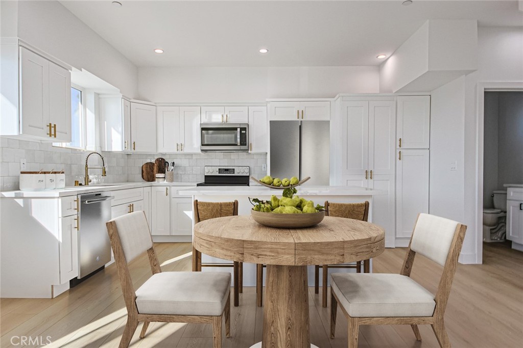 Properties 1 2404 S Cochran Avenue