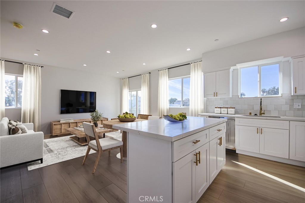 Properties 3 2404 S Cochran Avenue