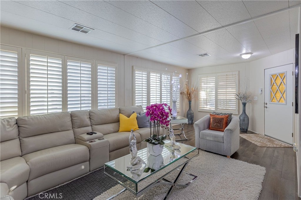 8509 Beverly Blvd, SPC 16