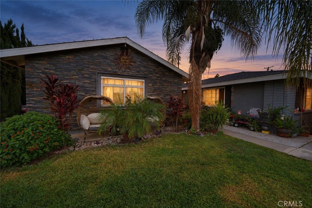 1402 Gayland