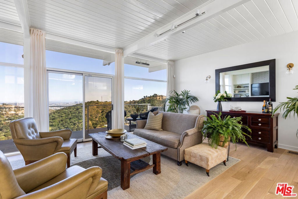 8656 Skyline Drive