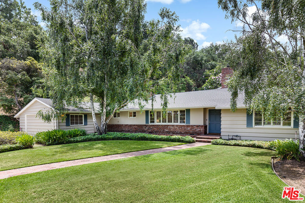 1215 Linda Ridge Lane