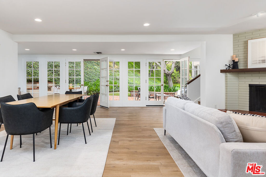 1215 Linda Ridge Lane