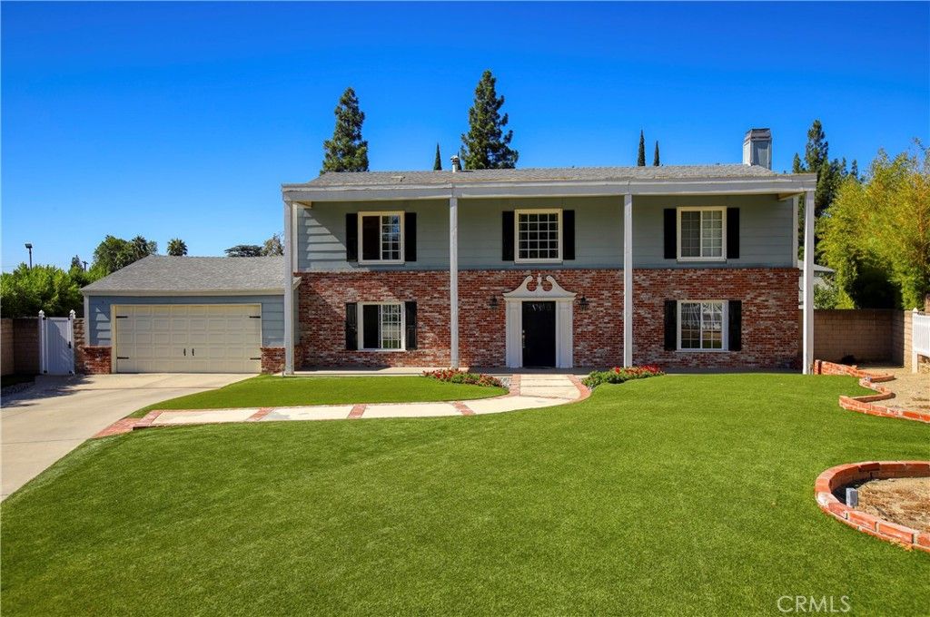 Photo of 20236 Foix Place, Chatsworth, CA 91311 (MLS # GD25214515)