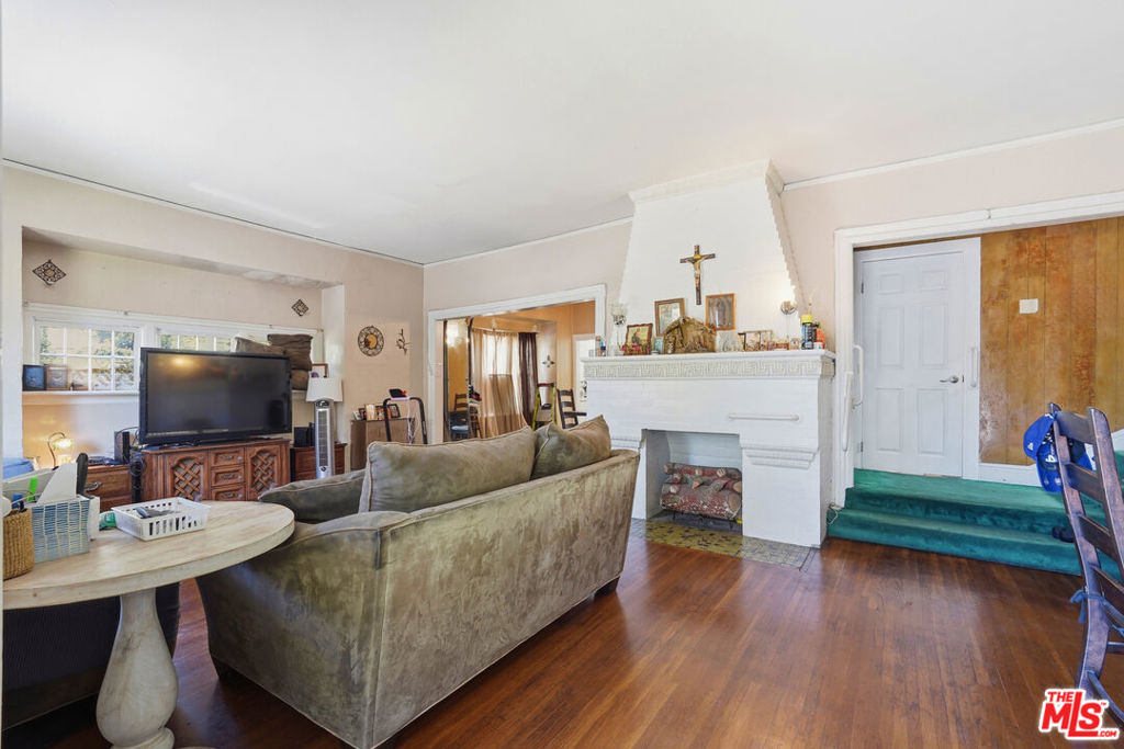 1760 W 24th Street