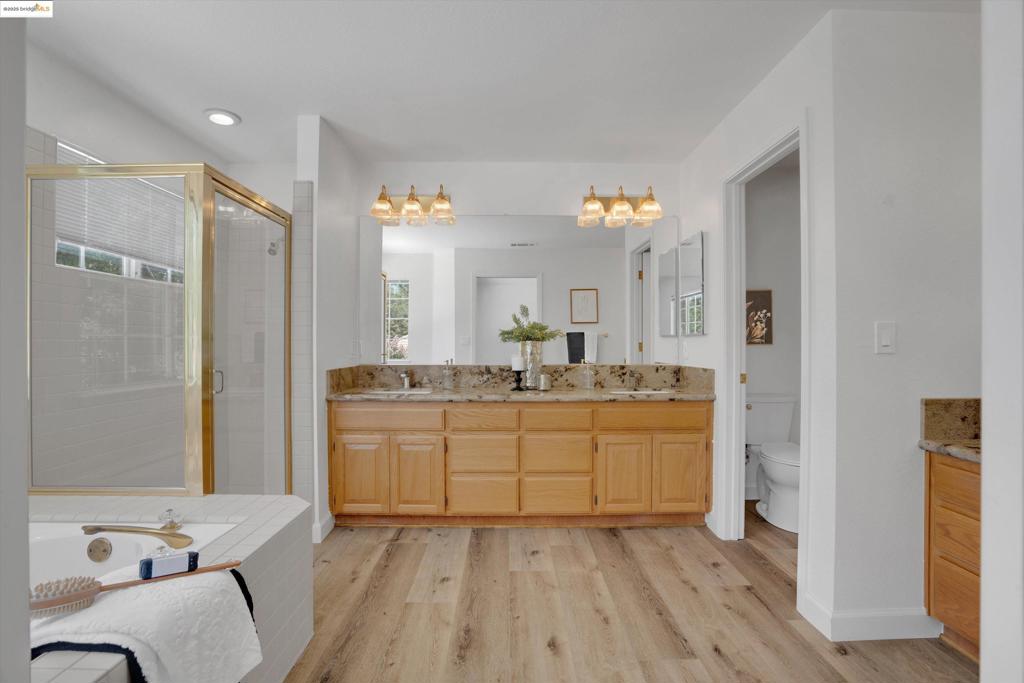 APPLE HILL ESTS - Residential