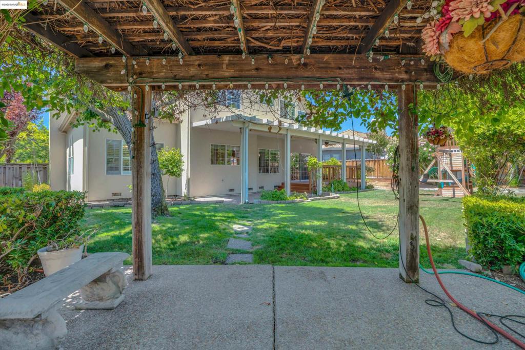 APPLE HILL ESTS - Residential