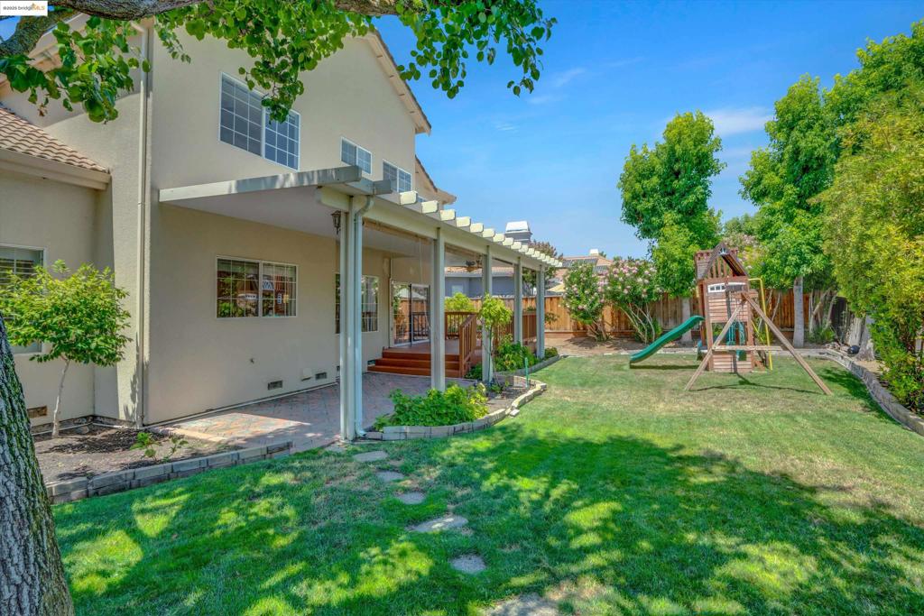 APPLE HILL ESTS - Residential