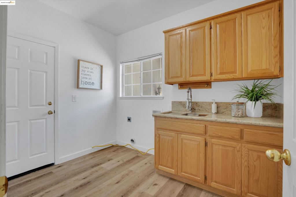 APPLE HILL ESTS - Residential