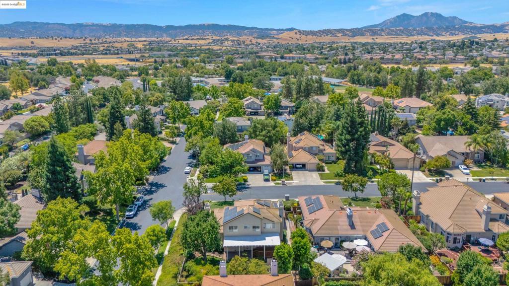 APPLE HILL ESTS - Residential