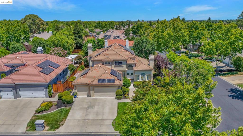 APPLE HILL ESTS - Residential