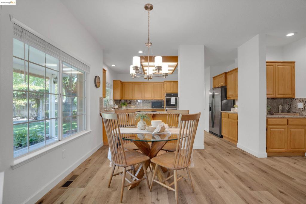 APPLE HILL ESTS - Residential
