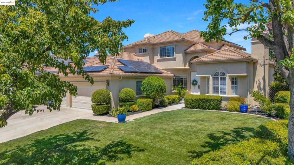 APPLE HILL ESTS - Residential