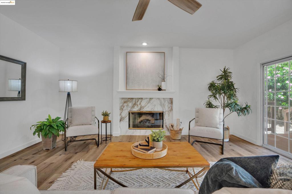 APPLE HILL ESTS - Residential