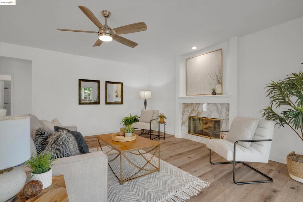 APPLE HILL ESTS - Residential