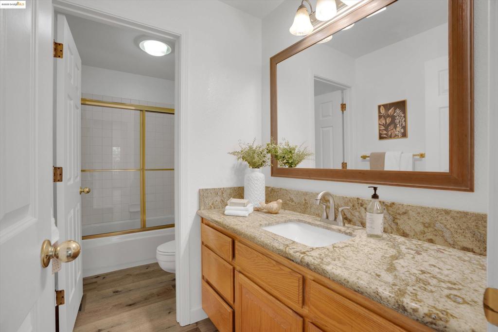 APPLE HILL ESTS - Residential