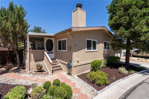 Photo of 35 Via Santa Barbara, Paso Robles, CA 93446 (MLS # NS26091107)