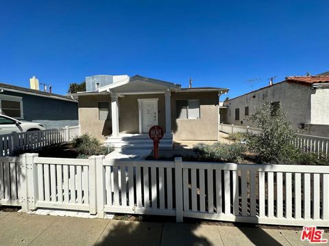 Photo of 1337 23rd Street #UNIT E, Santa Monica, CA 90404 (MLS # 26678361)