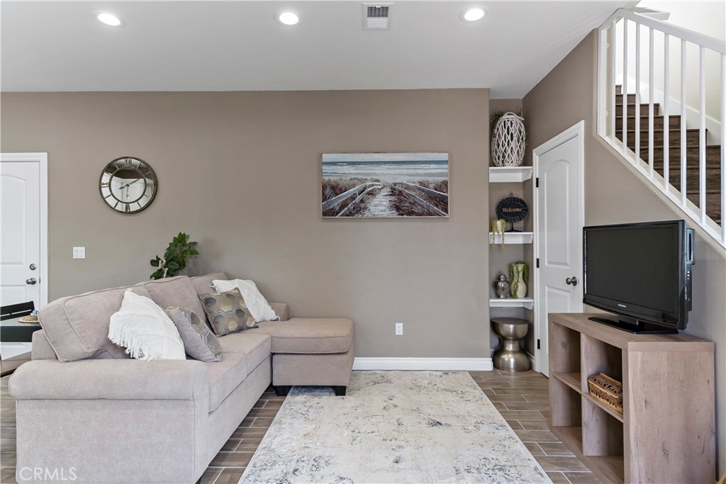 14102 Edwards