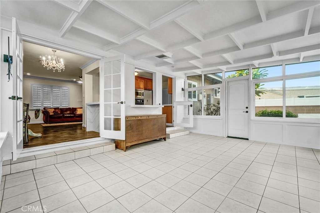 Los Altos/North of Fwy (LNF) - Residential Lease